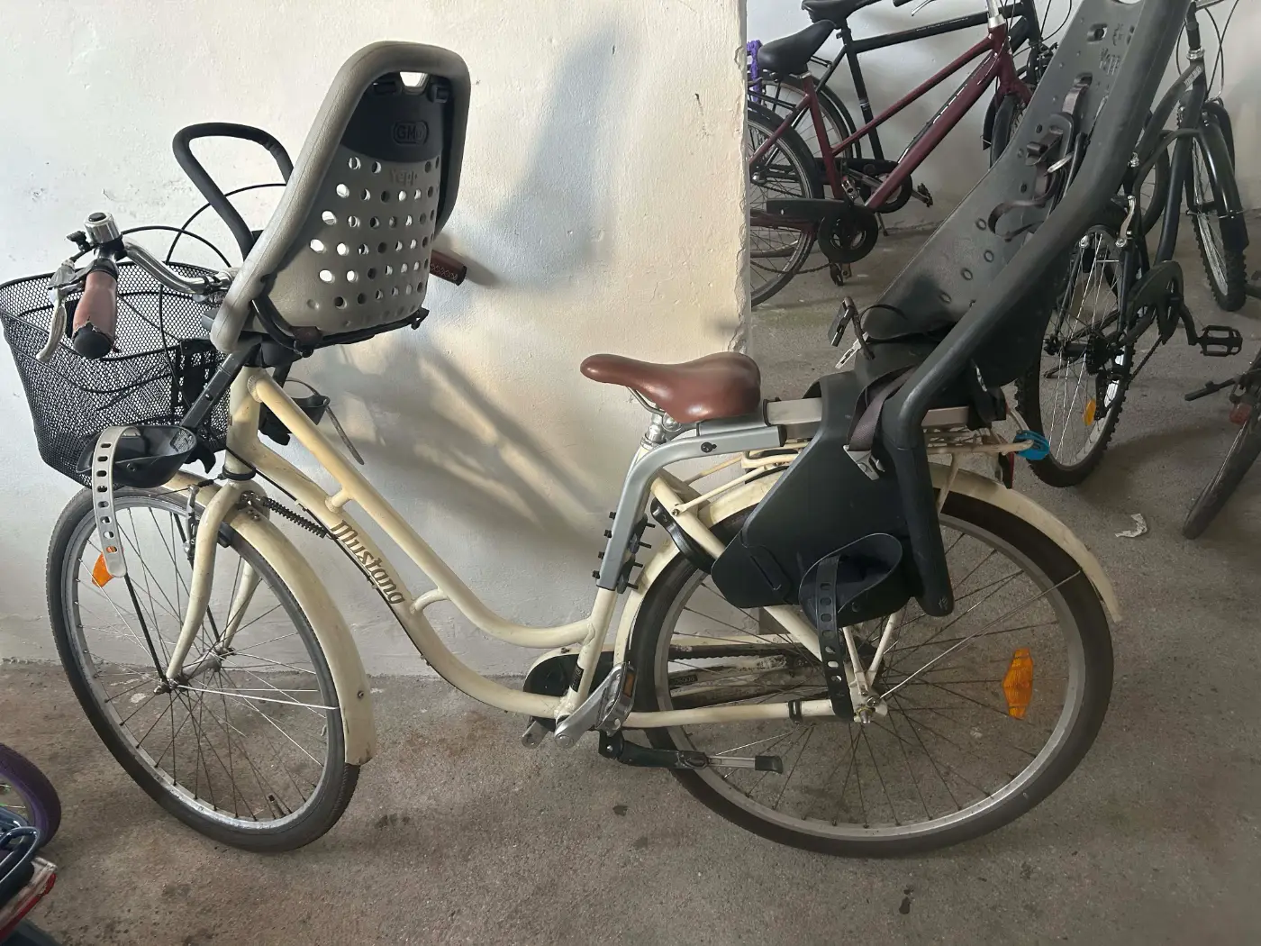 Dejlig Mustang bycykel sælges — photo 2